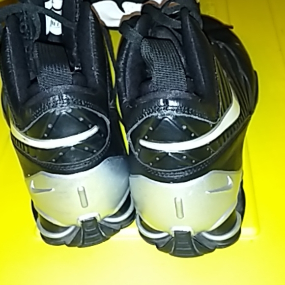 hibbett sports nike shox